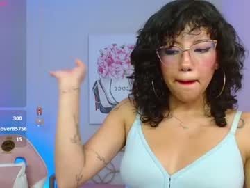 zoe_kisses