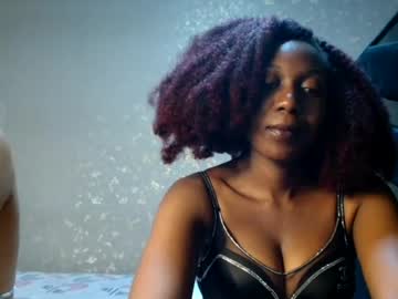 nomi_lux