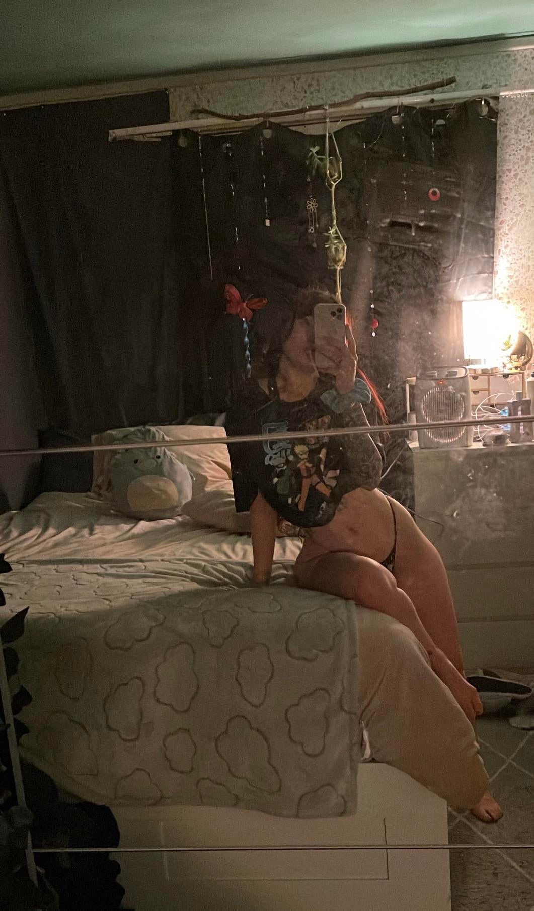Mirror Selfies — 6